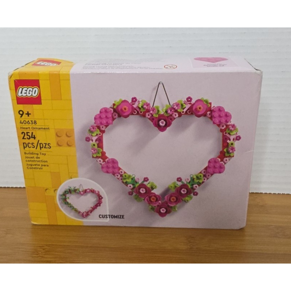 LEGO Iconic: Heart Ornament (40638)‎ New-- Box Damaged